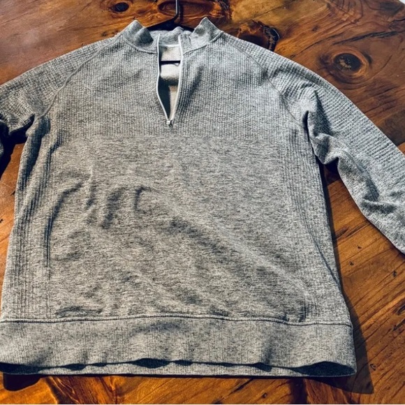 Lululemon Men's Engineered Warmth Half Zip - Vapor/Gull Grey/Black - Size Large - Picture 3 of 6